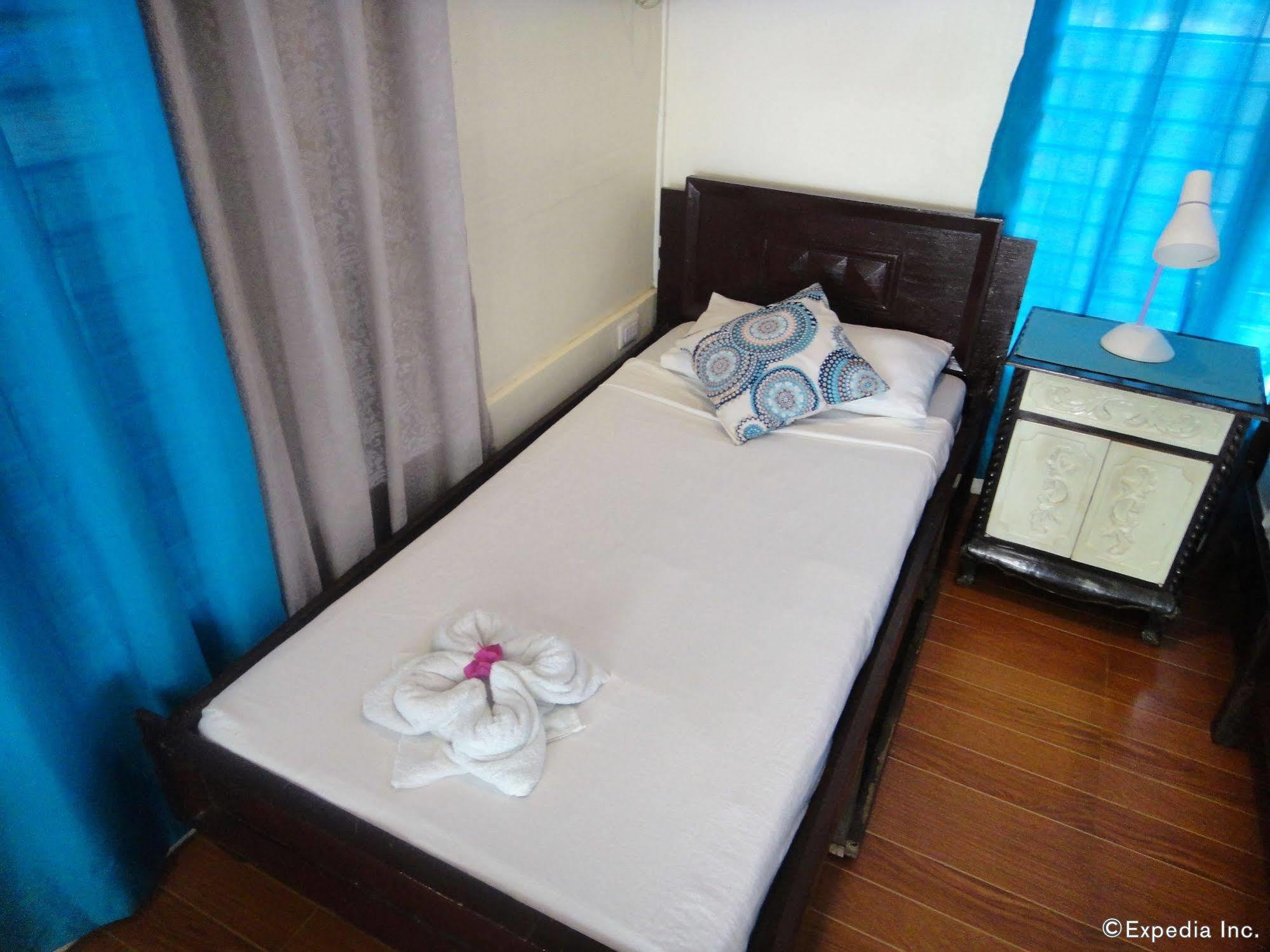 By The Bay, Jacana Bed & Breakfast Puerto Princesa ภายนอก รูปภาพ